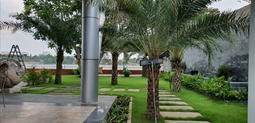 Biệt thự mặt tiền sông Sài Gòn