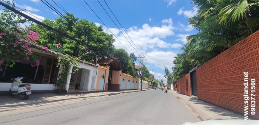 Bán đất mặt tiền Trần Ngọc Diện