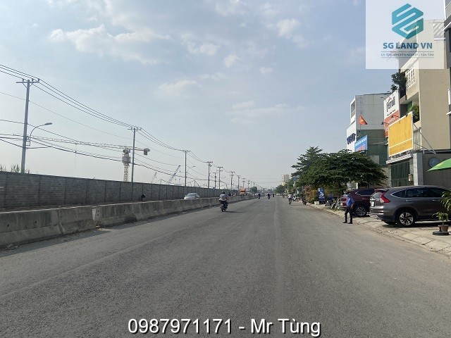 Bán đất mặt tiền Đỗ Xuân Hợp