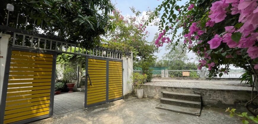 Bán nhà mặt tiền sông Thảo Điền