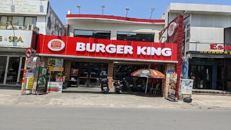 Bán nhà mặt tiền Thảo Điền