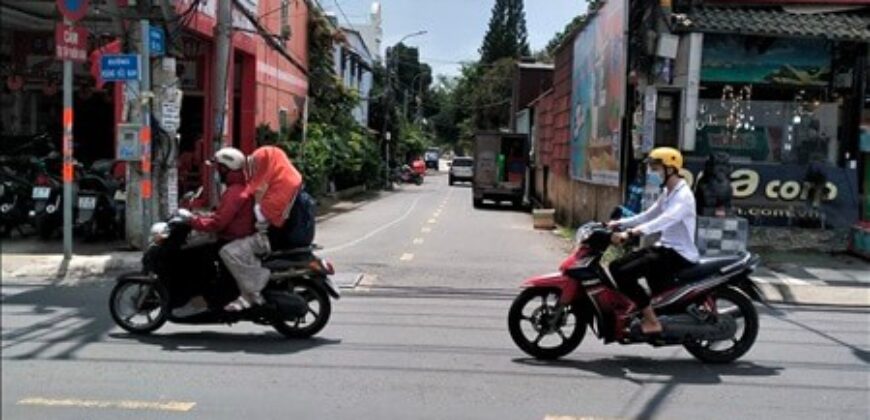 Nhà mặt tiền đường Hoàng Hữu Nam Quận 9