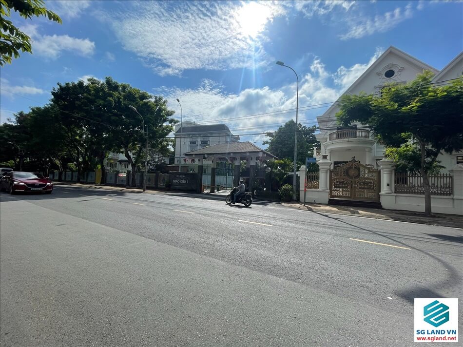 Biệt thự mặt tiền Nguyễn Văn Hưởng tại – Nhà Đất Sài Gòn | Biệt thự Thảo Điền Quận 2